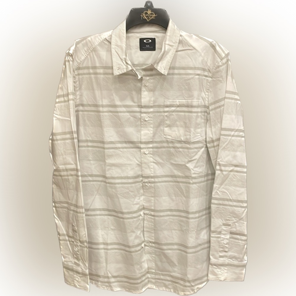 Oakley men’s button down shirt